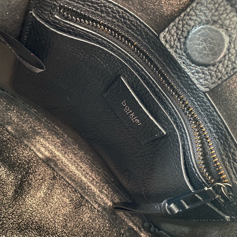 🖤Botkier Soho Bucket🖤 - Picture 3 of 11